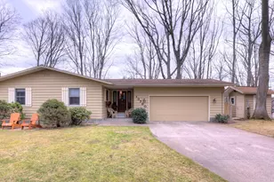 13760 Lakeshore Dr, Grand Haven, MI 49417 - Photo 7