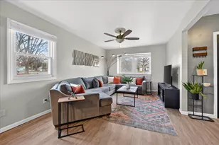 8915 Deering St, Livonia, MI 48150 - Photo 11