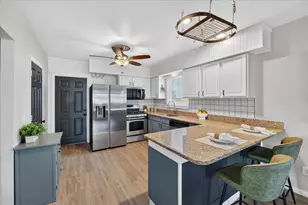 8915 Deering St, Livonia, MI 48150 - Photo 17