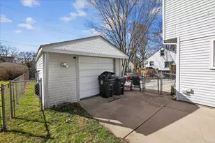 8915 Deering St, Livonia, MI 48150 - Photo 37