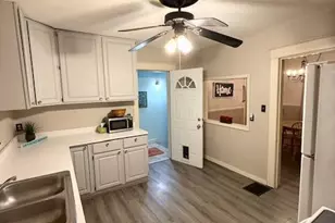 1008 Wayne St, Saint Joseph, MI 49085 - Photo 17