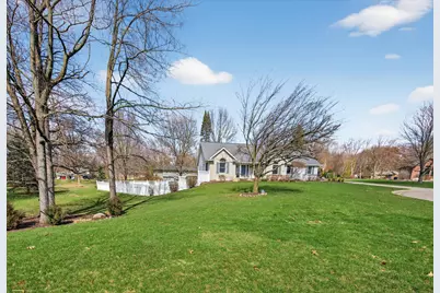 185 Hickory Hills, Marshall, MI 49068 - Photo 3