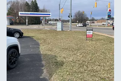 100 W Marks Street, Greenville, MI 48838 - Photo 3