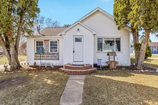 125 N A St, Trufant, MI 49347 - Photo 1