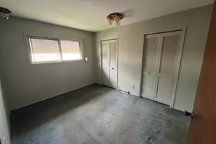 20951 Meadowlark St, Farmington, MI 48336 - Photo 9