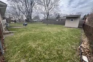 20951 Meadowlark St, Farmington, MI 48336 - Photo 17