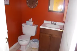 129 Balmoral Ct, Kalamazoo, MI 49006 - Photo 9