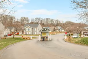 642 Swan River Dr, Benton Harbor, MI 49022 - Photo 9