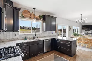 7753 Fox Trace Rd, Dexter, MI 48130 - Photo 3