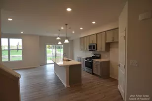 105 Salt Springs Dr, Saline, MI 48176 - Photo 5