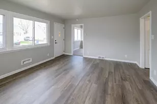 62 Woodward Ave, Battle Creek, MI 49017 - Photo 5