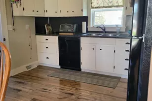 515 Selby St, Hopkins, MI 49328 - Photo 3