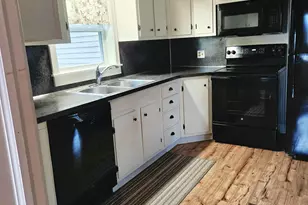 515 Selby St, Hopkins, MI 49328 - Photo 3