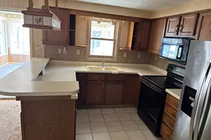 560 N Green Creek Rd, Muskegon, MI 49445 - Photo 5