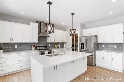 13711 Harrington Landing, Holland, MI 49424 - Photo 3