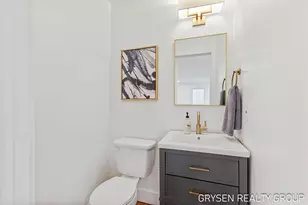 2735 Barfield Dr SE, Grand Rapids, MI 49546 - Photo 17