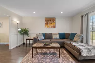 680 Leveque Cir, Carleton, MI 48117 - Photo 5