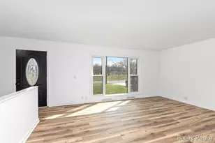 101 W Gardner St, Sparta, MI 49345 - Photo 9