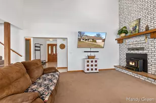 810 W South St, Greenville, MI 48838 - Photo 11