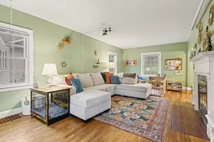 1902 Greenlawn Ave, Kalamazoo, MI 49006 - Photo 5