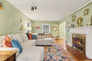 1902 Greenlawn Ave, Kalamazoo, MI 49006 - Photo 3