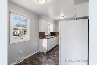 395 Farnham Street SE, Kentwood, MI 49548 - Photo 13