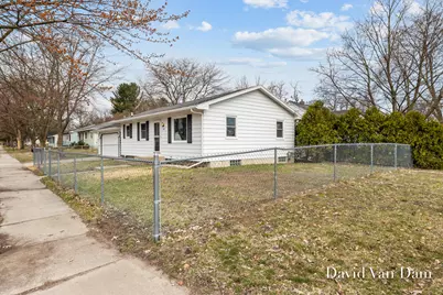 395 Farnham Street SE, Kentwood, MI 49548 - Photo 3