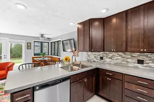 1605 Meadowbrook Ln, Portage, MI 49024 - Photo 7