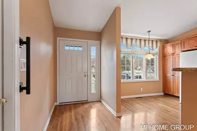 319 Winter Oak E, Holland, MI 49424 - Photo 9