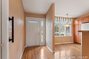 319 Winter Oak E, Holland, MI 49424 - Photo 9