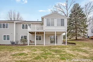 319 Winter Oak E, Holland, MI 49424 - Photo 5