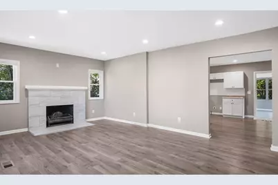 6044 Davison Road, Burton, MI 48509 - Photo 5