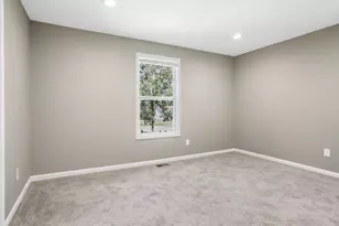 6044 Davison Rd, Burton, MI 48509 - Photo 17