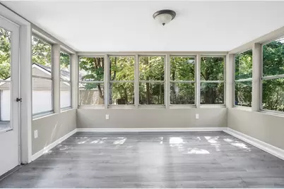 6044 Davison Road, Burton, MI 48509 - Photo 11