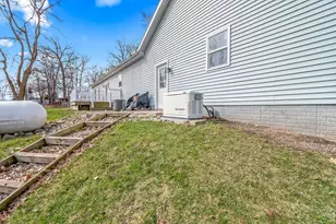 6877 Rowley Dr, Osseo, MI 49266 - Photo 17