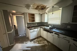 10812 Balfour Rd, Detroit, MI 48224 - Photo 9