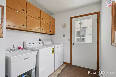 647 Blue Ash Drive SE, Grand Rapids, MI 49548 - Photo 13