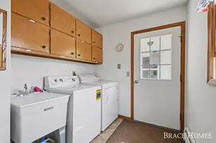 647 Blue Ash Dr SE, Grand Rapids, MI 49548 - Photo 17