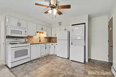 647 Blue Ash Drive SE, Grand Rapids, MI 49548 - Photo 7