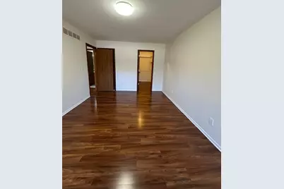 301 Meadow Bridge Drive, Rochester Hills, MI 48307 - Photo 13