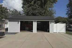 36761 Willow Rd, New Boston, MI 48164 - Photo 7