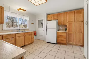 605 S Anderson St, Plainwell, MI 49080 - Photo 7