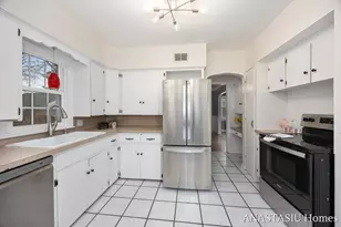 870 Mayhew Wood Dr SE, Grand Rapids, MI 49507 - Photo 13