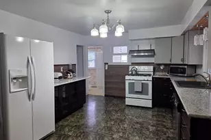 232 Bender St, Jackson, MI 49202 - Photo 3