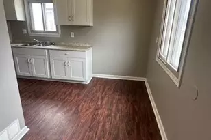 27051 Joan St, Taylor, MI 48180 - Photo 3