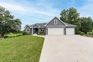 52039 Kern Dr, Three Rivers, MI 49093 - Photo 3