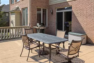 1053 Autumnview Ct, Rochester, MI 48307 - Photo 5