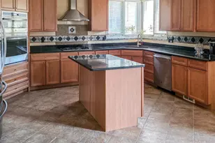 1053 Autumnview Ct, Rochester, MI 48307 - Photo 21