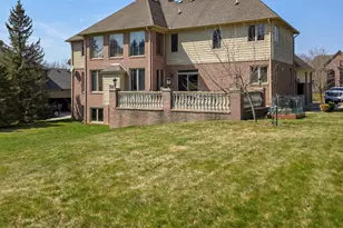 1053 Autumnview Ct, Rochester, MI 48307 - Photo 7