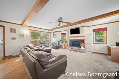 22 Elmwood Street NE, Grand Rapids, MI 49505 - Photo 7